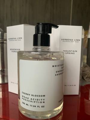 心心念念的快递终于拿到了，最近缺货的紧啊，啥都没了，还好有Demi小可爱，比心♥️