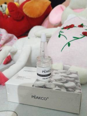 第一次正儿八经拍的照片，不好看勿怪。已经用空了两瓶了这是第三瓶，上脸很舒服，很好用，现在护肤品都换成敏恩的啦，皮肤好所以很开心，谢谢敏恩带来了这么好用的宝贝。这个春节好闲啊，也是护肤好机会，姐妹们抓紧了。假如有人让你变美，你就爱她爱她（哈哈哈）我要继续美丽！新的一年祝敏恩及敏恩家的小姐妹们都发大财！