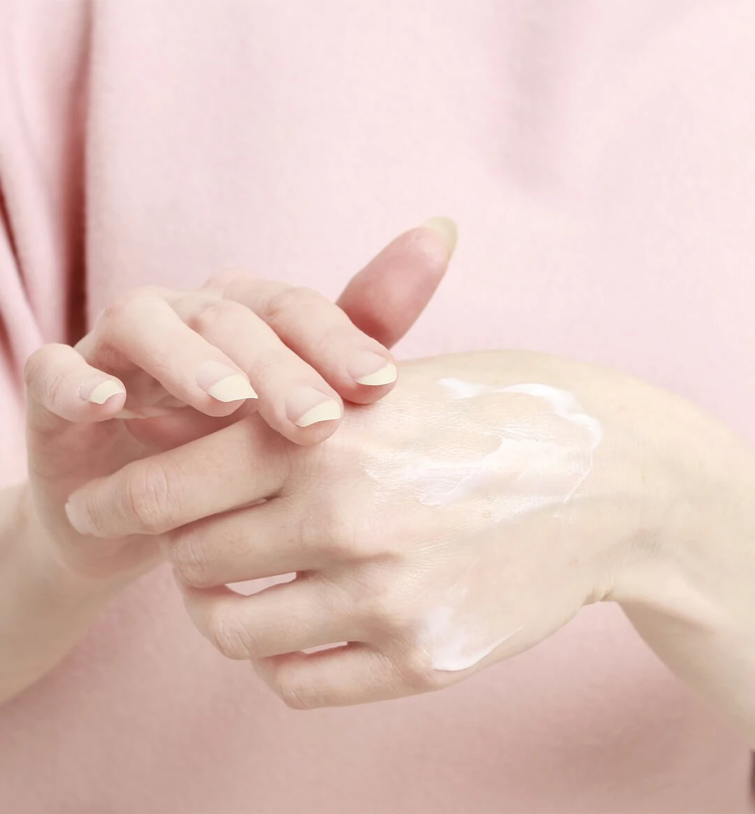 Home Page Blog Module: DIY Hand Mask for Dry Hands