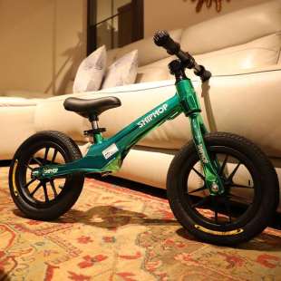 儿童平衡车2-6岁无脚踏双轮滑行车滑滑车男女通用镁合金滑行车