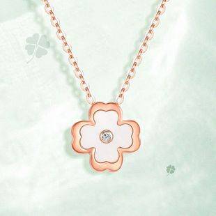 鸣钻国际四叶草钻石项链 幸运钻石吊坠配锁骨链套链 送女友礼物